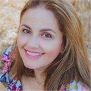 Profesora titulada en Dibujo con mas de 10 años de experiencia. Clases niños y adultos.